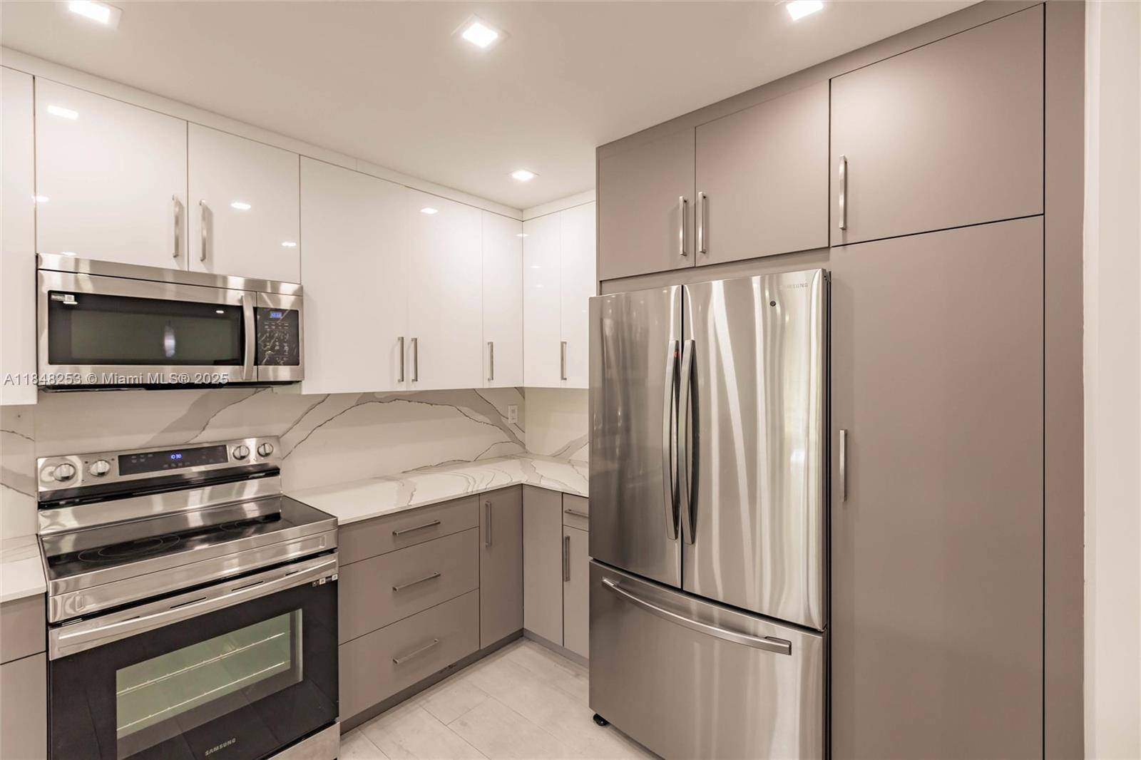 Hollywood, FL 33021,4100 N 58th Ave #208
