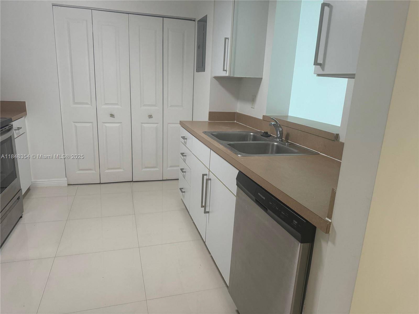 Miami, FL 33131,1155 Brickell Bay Dr #307