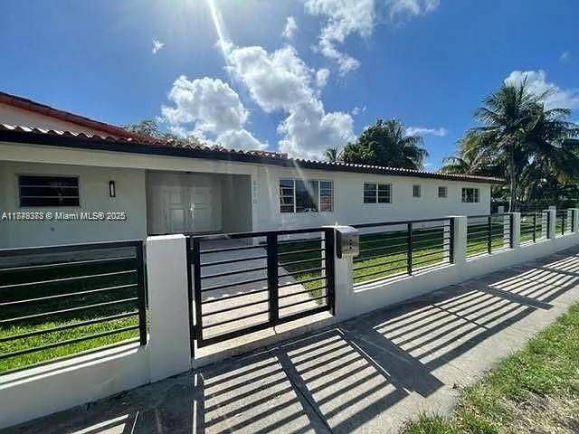 Miami, FL 33133,2710 SW 31st Ave