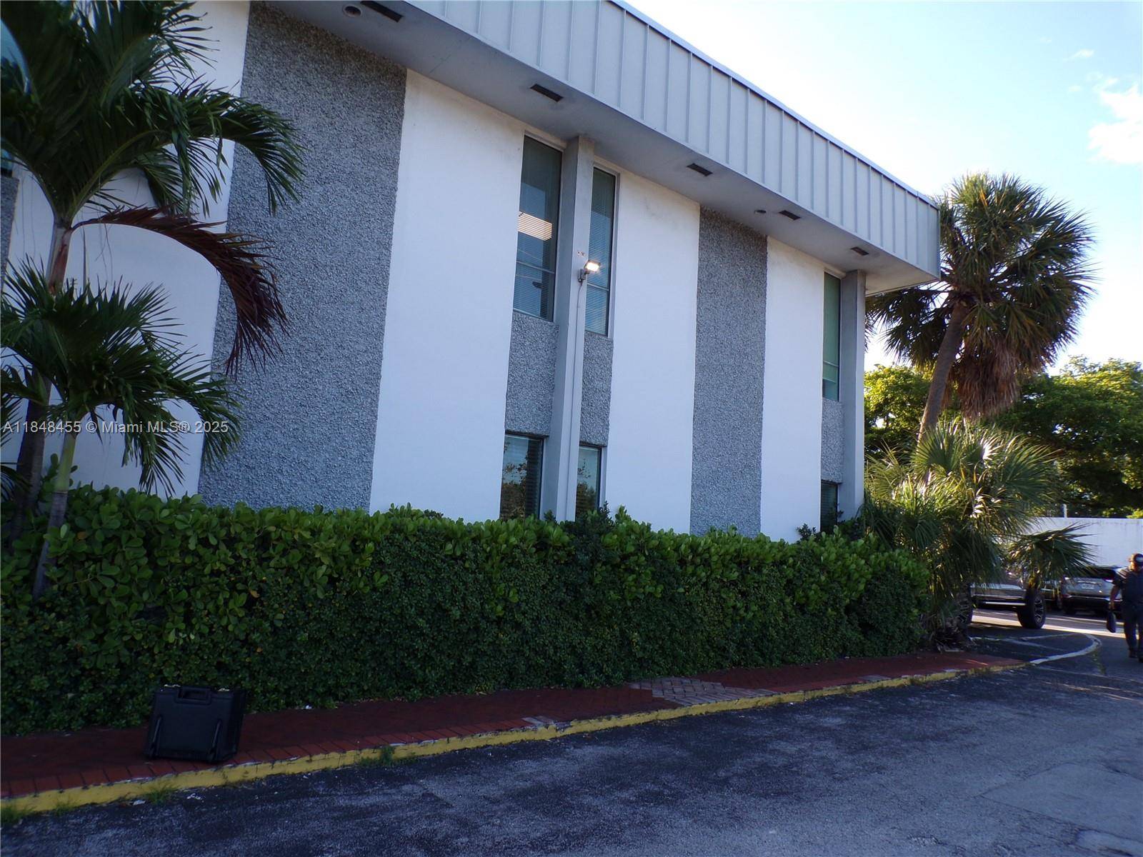Pembroke Pines, FL 33024,1900 N University Dr #103