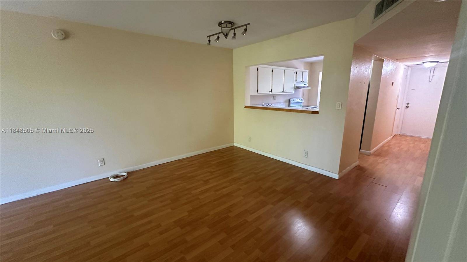 Tamarac, FL 33321,8060 Fairview Dr #208