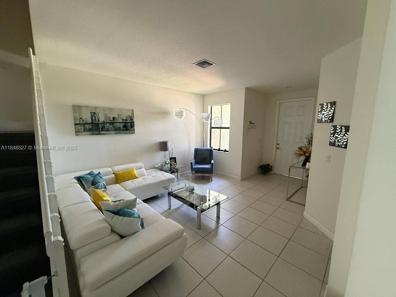Hialeah, FL 33018,3382 W 112th St