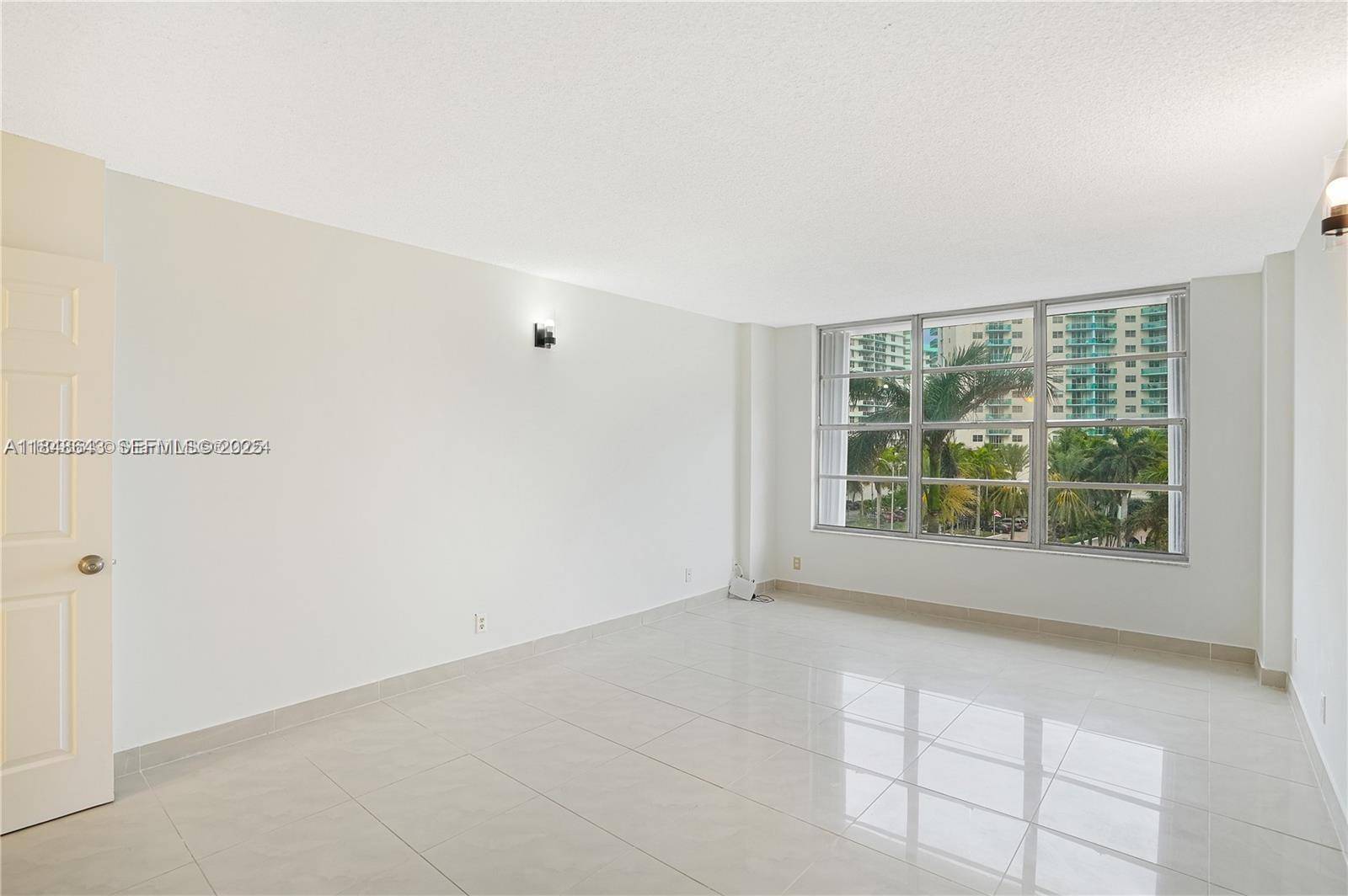 Hollywood, FL 33019,3800 S Ocean Dr #414
