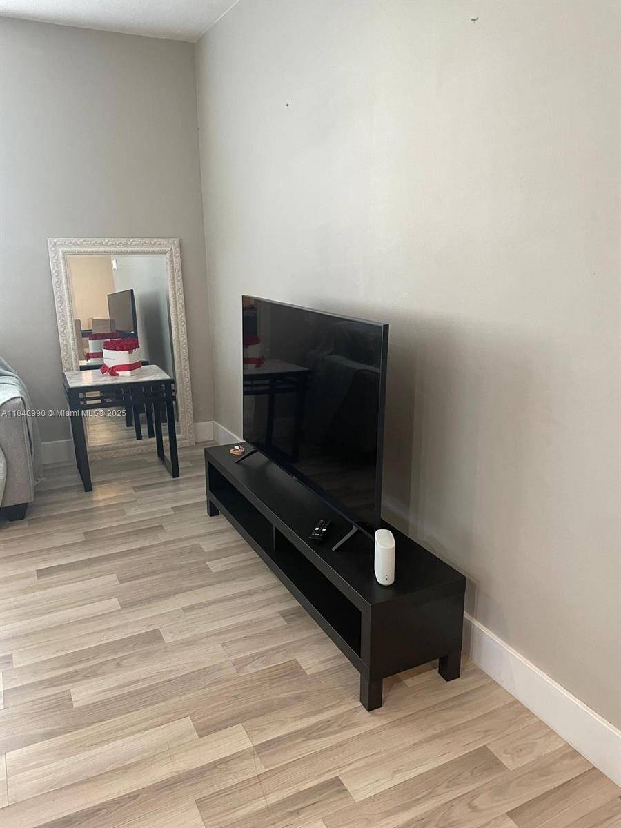 Hollywood, FL 33019,2200 S Ocean Dr #N312