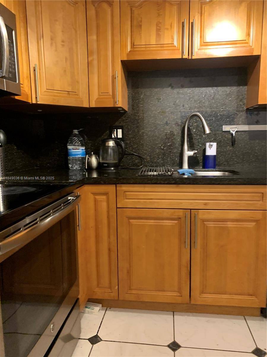 Sunny Isles Beach, FL 33160,210 174th St #604
