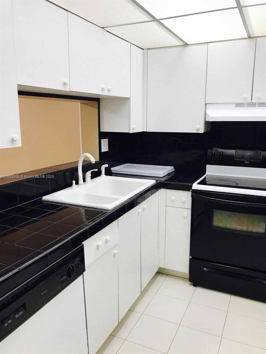 Miami, FL 33176,10825 SW 112th Ave #312