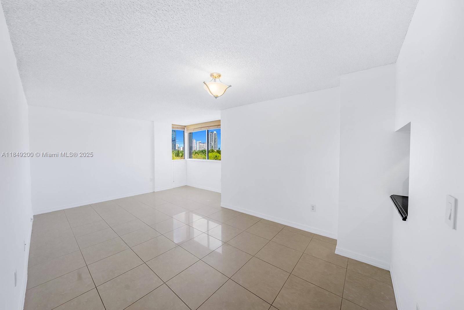 Miami, FL 33129,2400 SW 3rd Ave #706