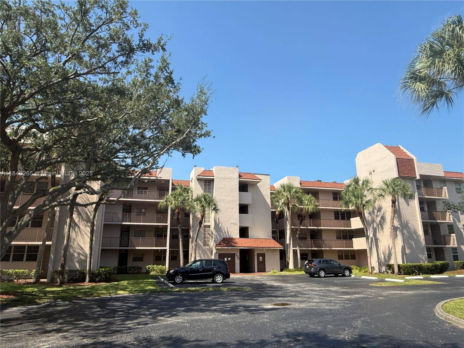 Davie, FL 33324,1920 Sabal Palm Dr #201