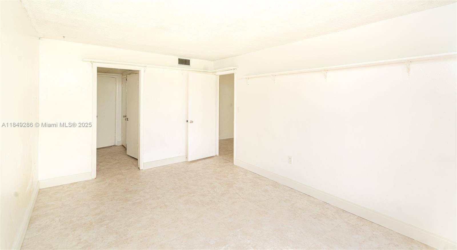North Miami Beach, FL 33162,1850 NE 169th St #209