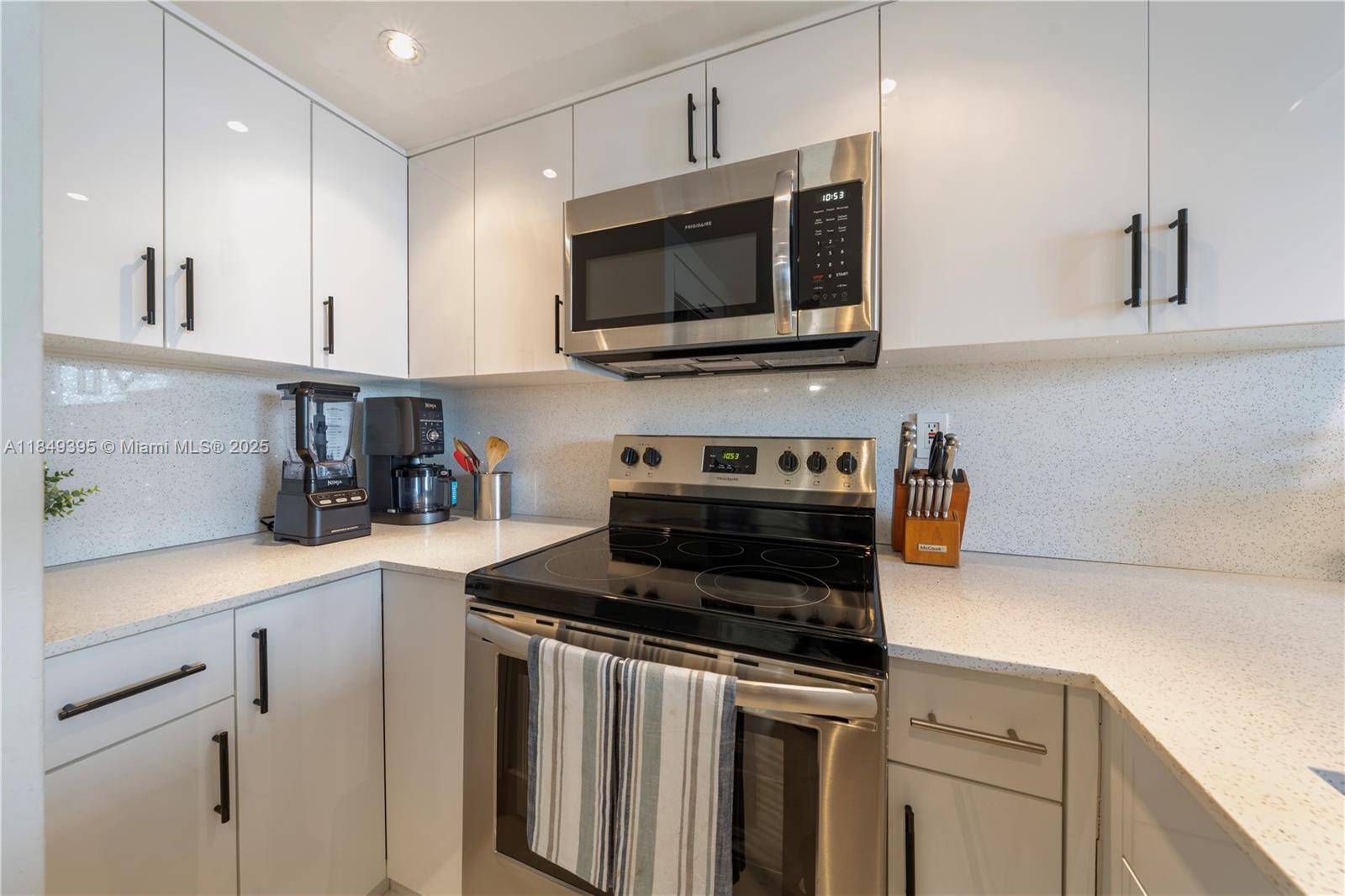 Miami, FL 33131,540 Brickell Key Dr #702