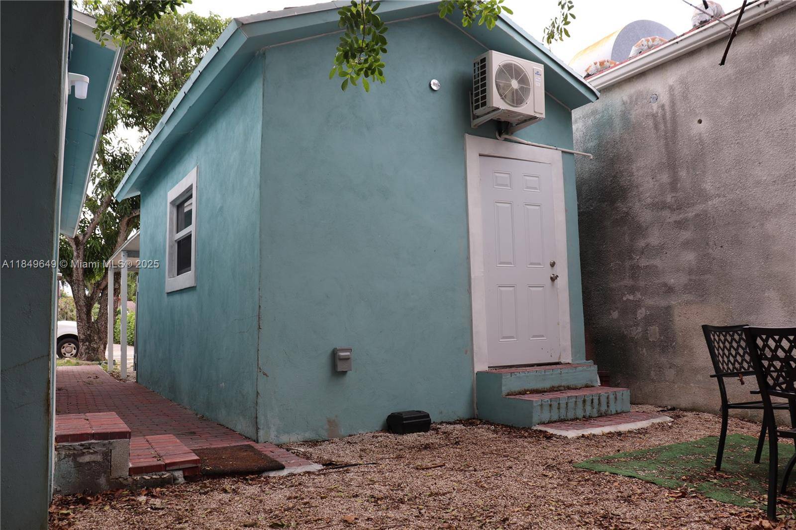 Dania Beach, FL 33004,214 SW 2nd Ter #2