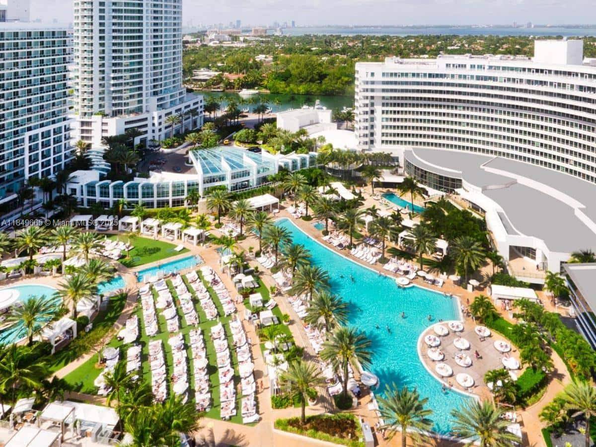Miami Beach, FL 33140,4391 Collins Ave #918