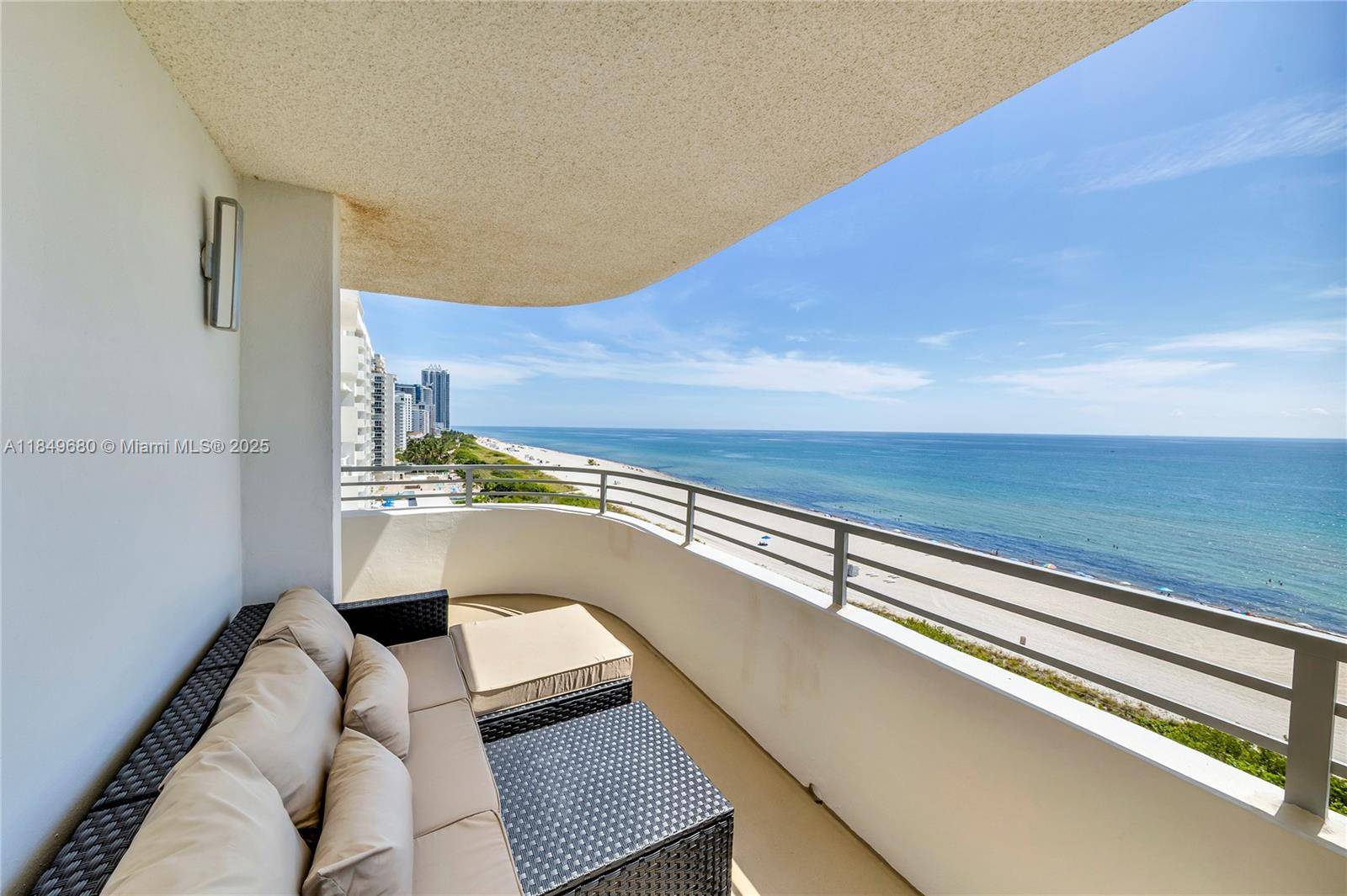 Miami Beach, FL 33140,5555 Collins Ave #11D