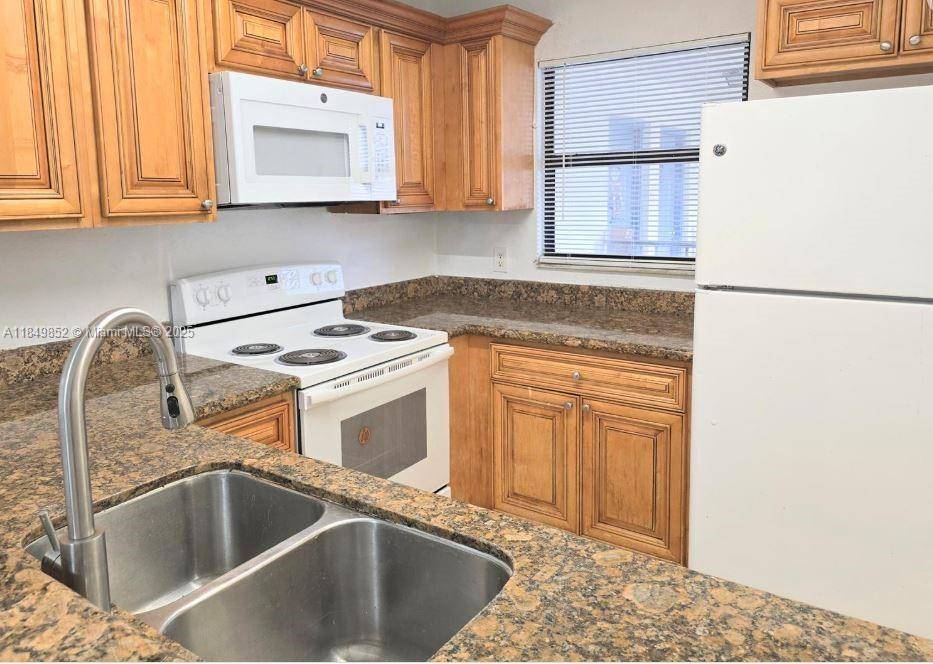 West Palm Beach, FL 33411,1465 Lake Crystal Drive #E