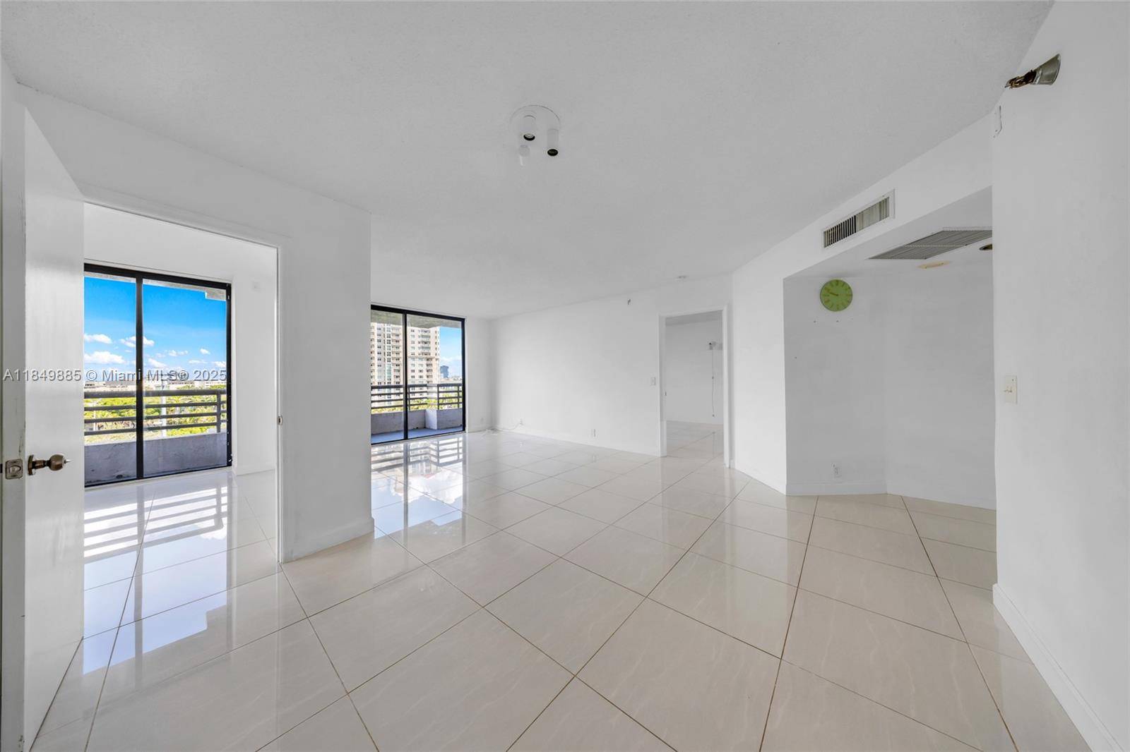 Aventura, FL 33180,3300 NE 191st St #801