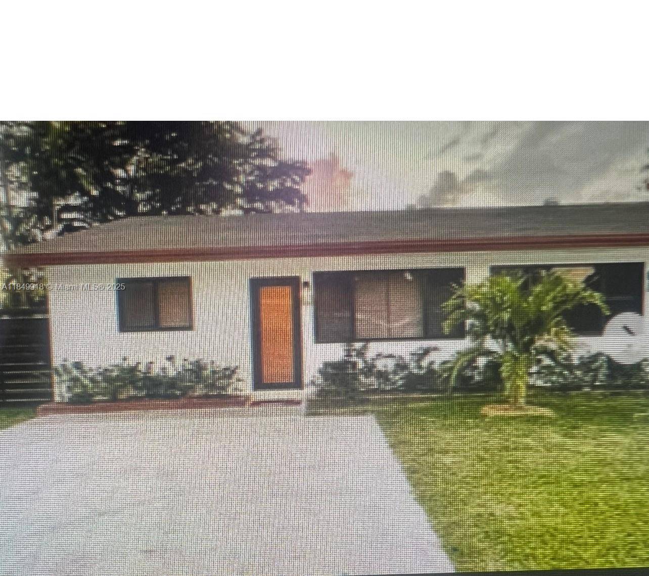 Hallandale Beach, FL 33009,250 SW 10th Ave #1-2