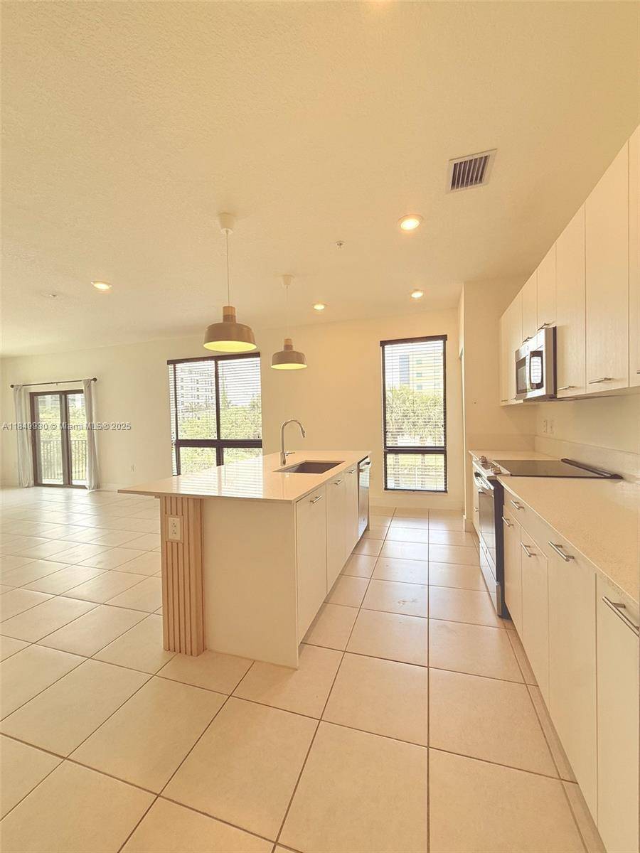 Doral, FL 33166,8001 NW 41st St #F-207