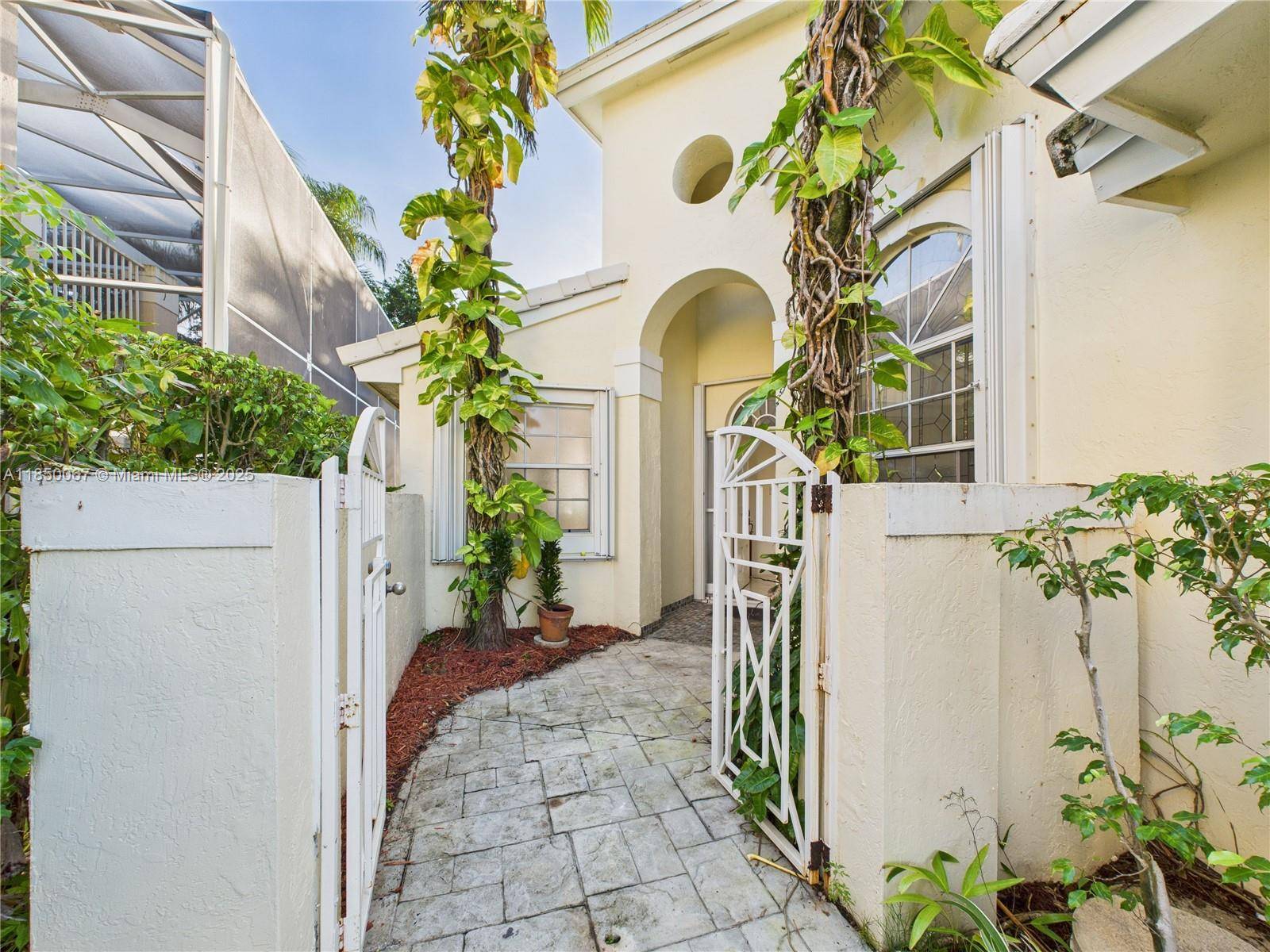 Pembroke Pines, FL 33027,1251 E Wilshire Cir E