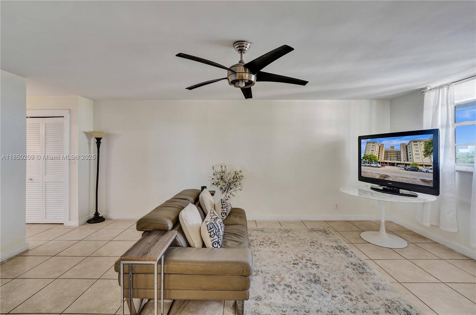 Hollywood, FL 33020,1811 Jefferson St #606