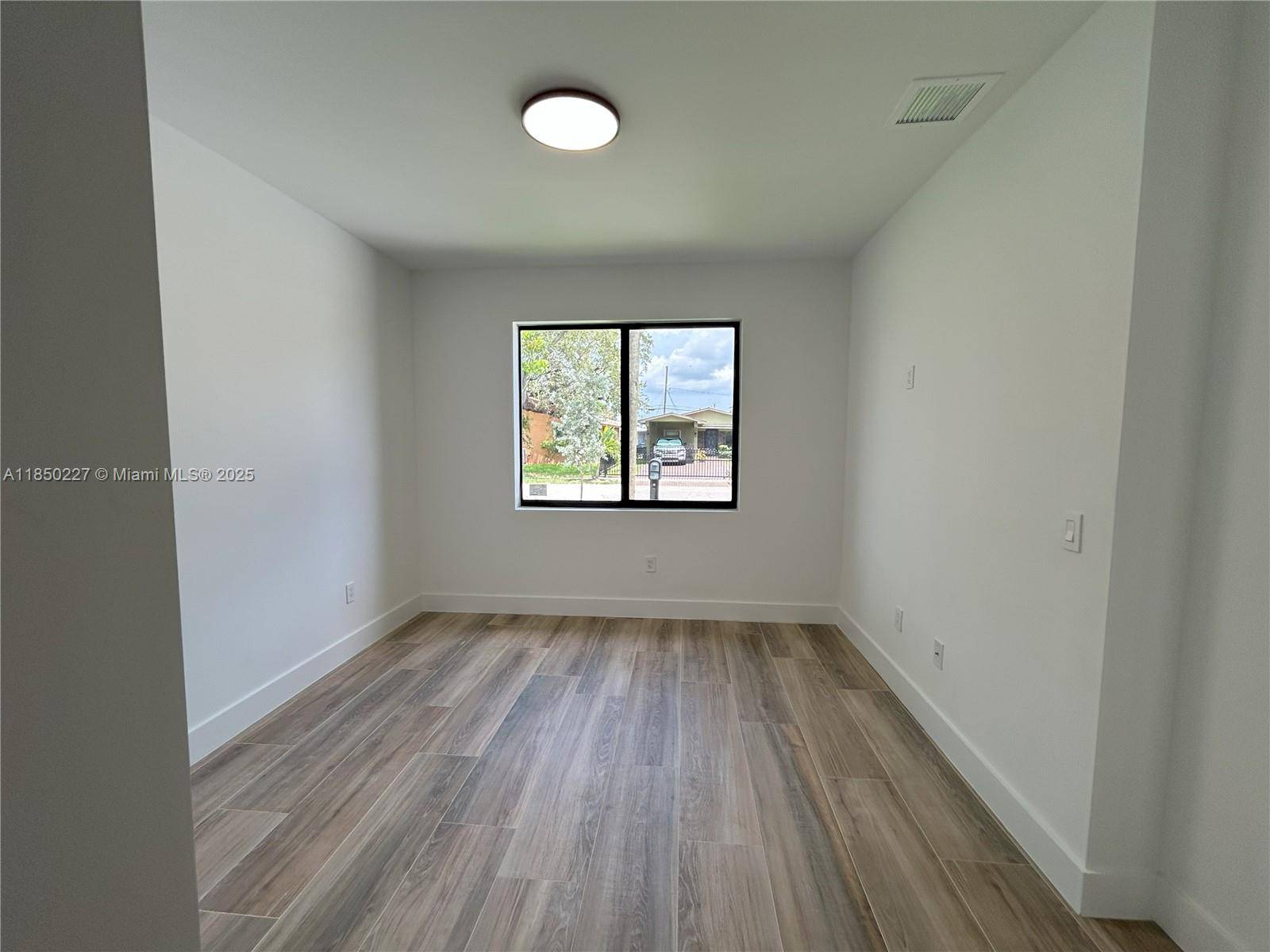 Hollywood, FL 33020,2254 Greene St