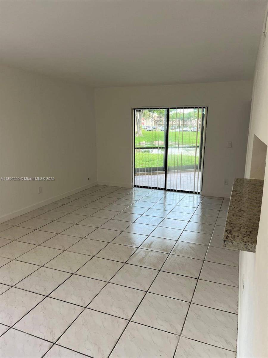 Miramar, FL 33025,3199 Foxcroft Rd #102
