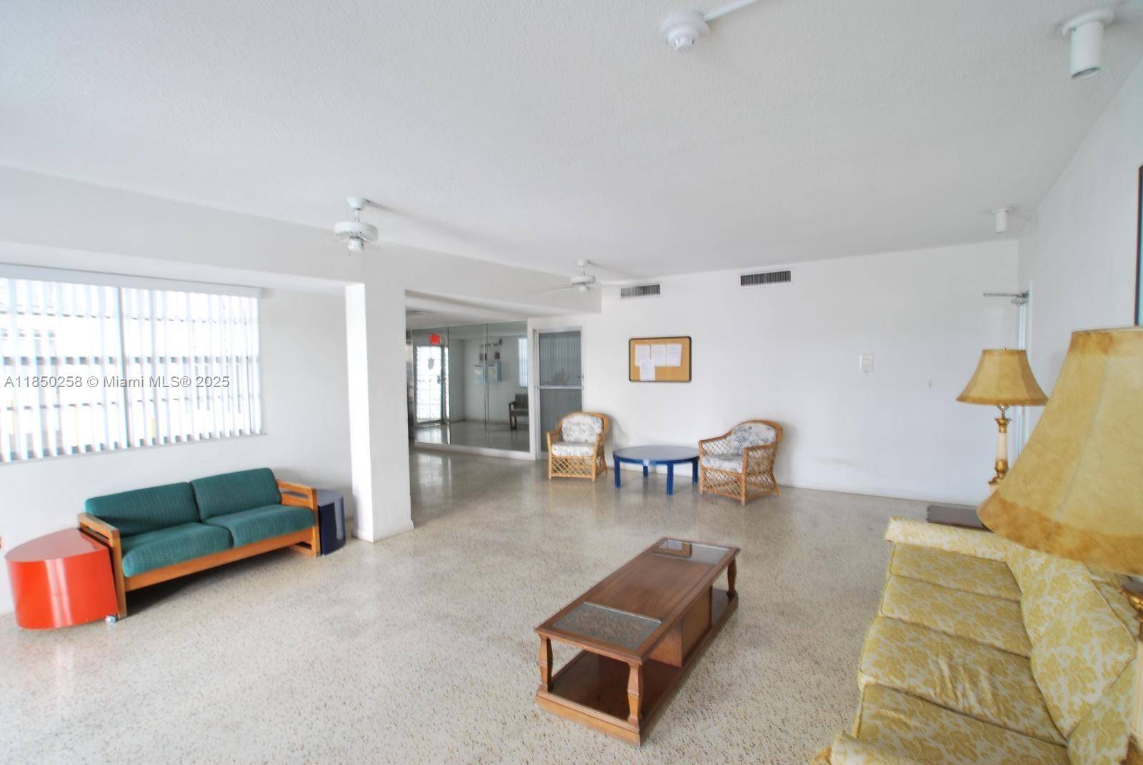 Miami Beach, FL 33139,1662 Lincoln Ct #402