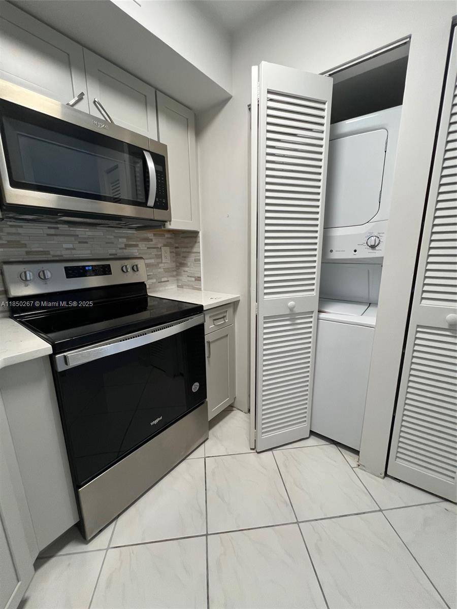 Miami Beach, FL 33141,6767 Collins Ave #403