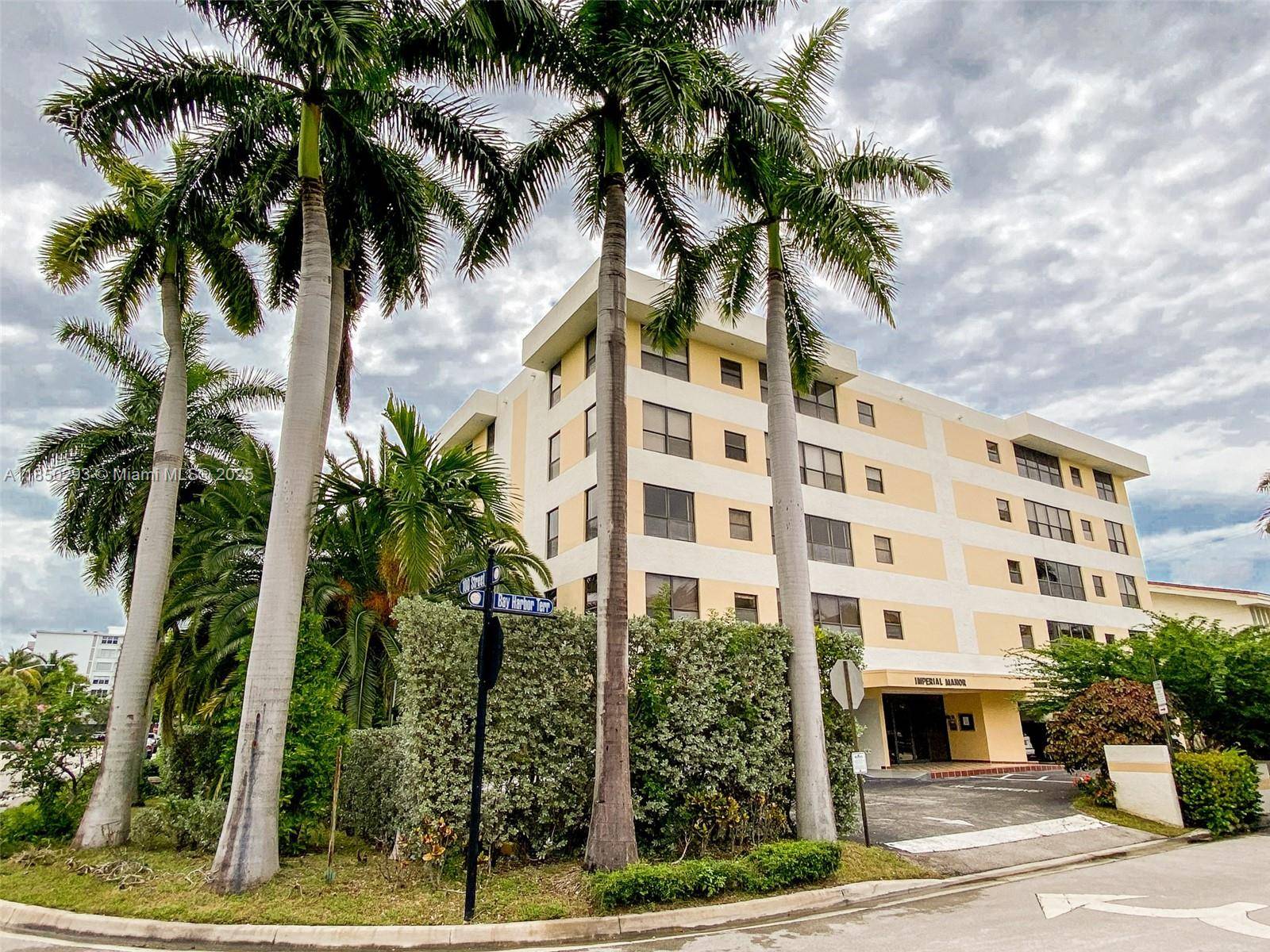 Bay Harbor Islands, FL 33154,10000 Bay Harbor Ter #401-A