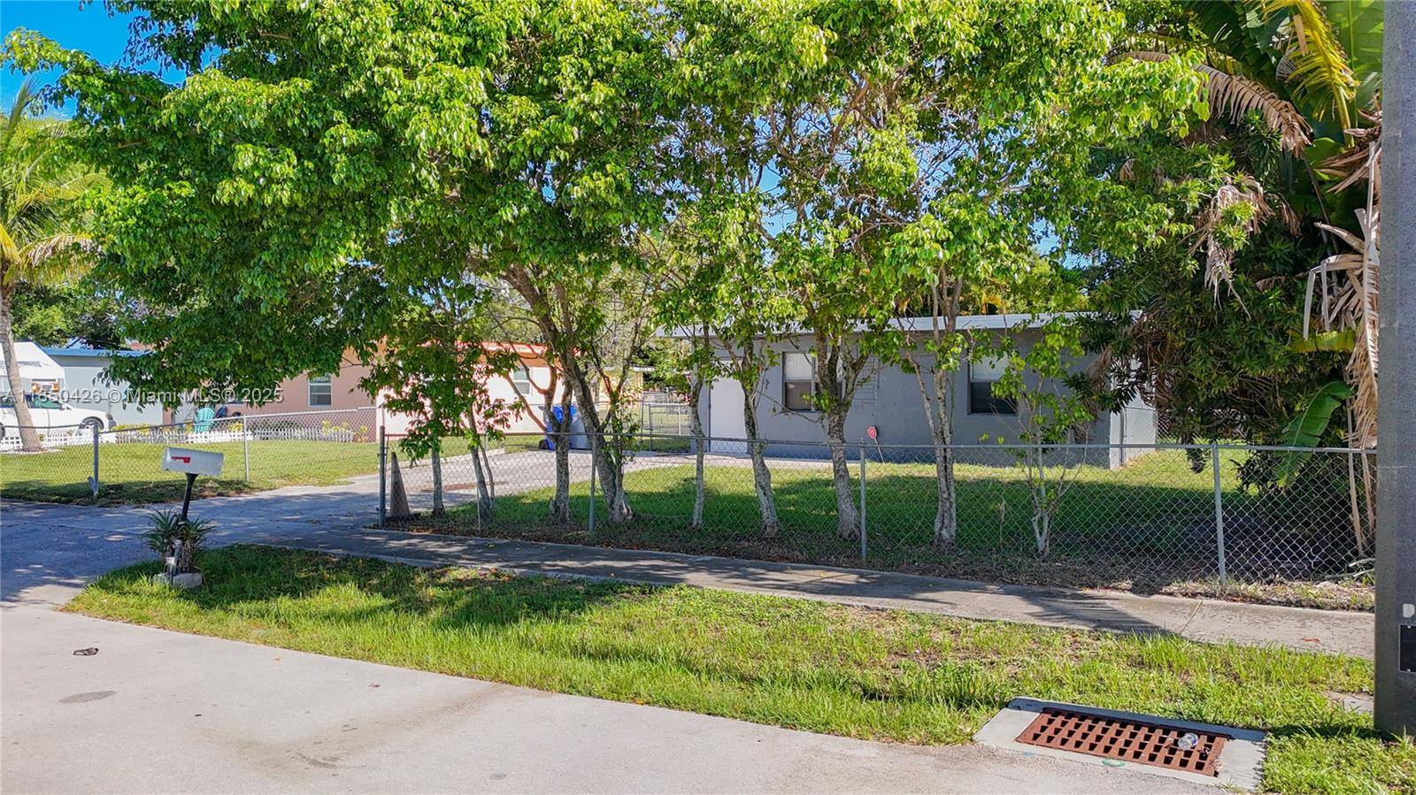Pompano Beach, FL 33069,2419 NW 6th Ct #1