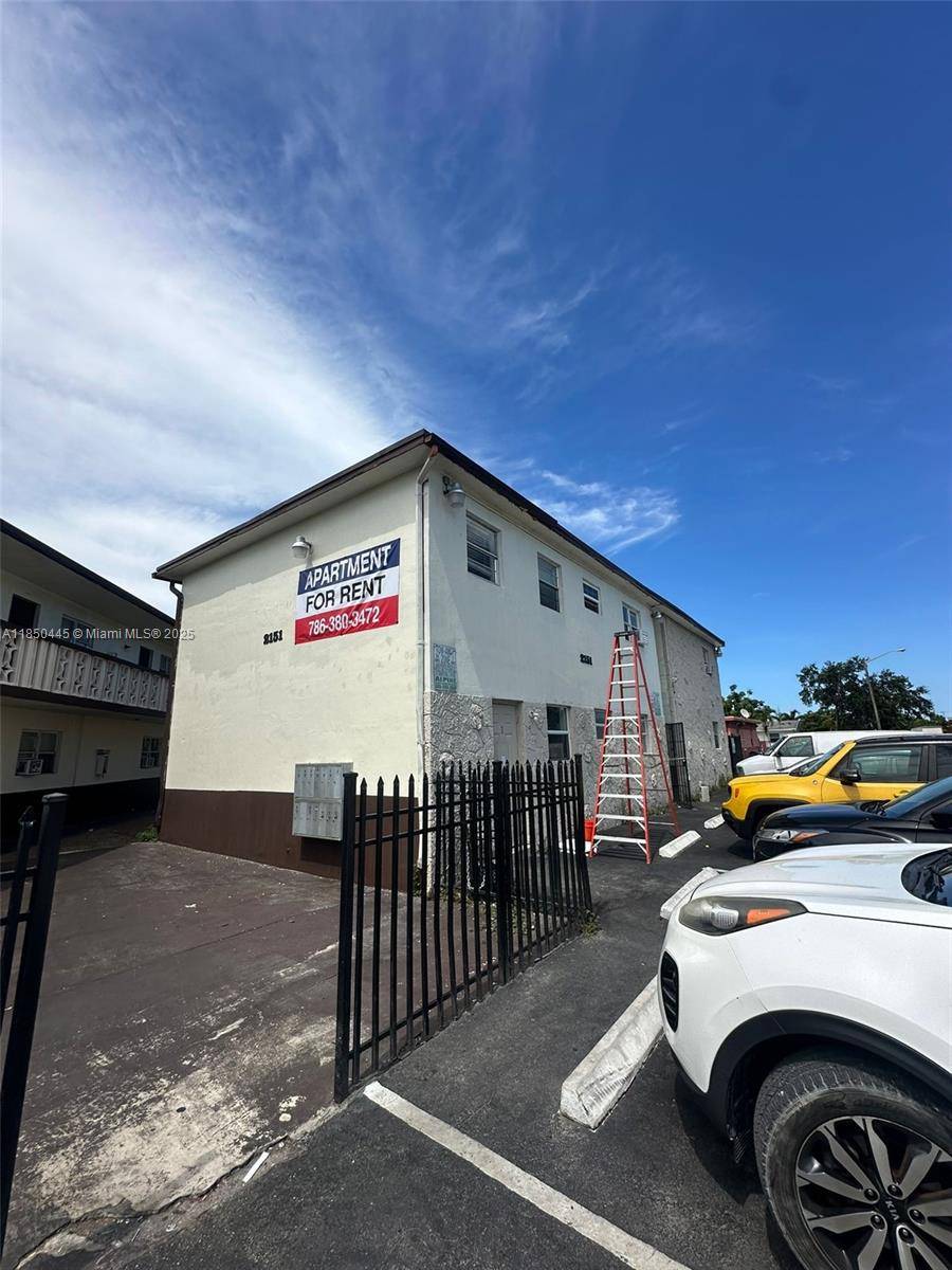 Fort Lauderdale, FL 33311,2151 NW 7th St #5