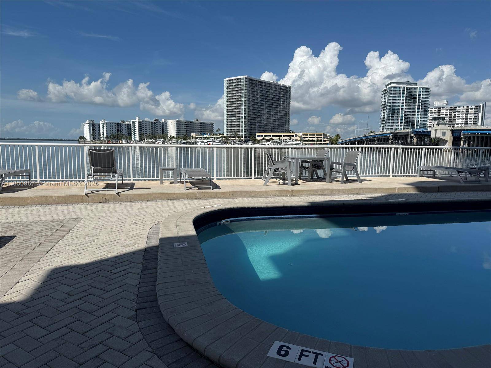 Miami Beach, FL 33141,2016 Bay Dr #202