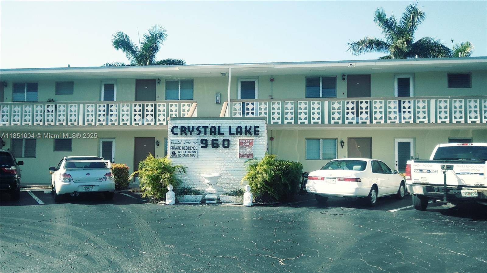 Pompano Beach, FL 33064,960 Crystal Lake Dr #214