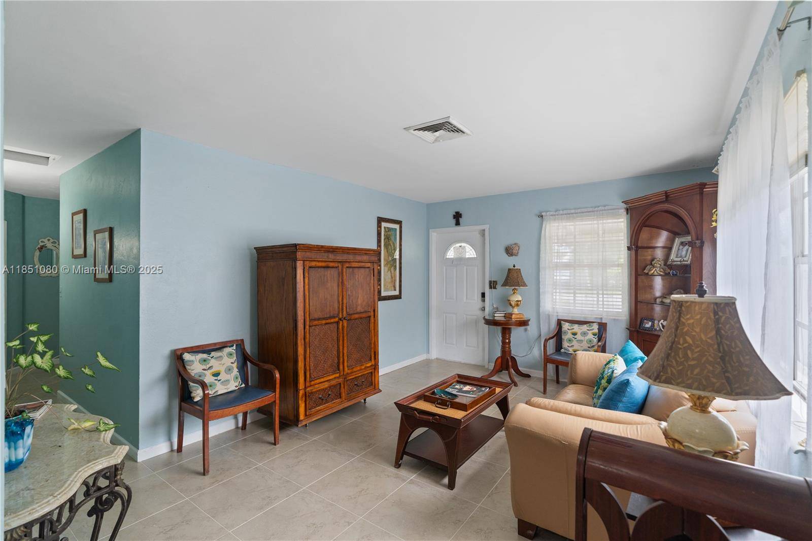 Hollywood, FL 33020,2631 Wilson St
