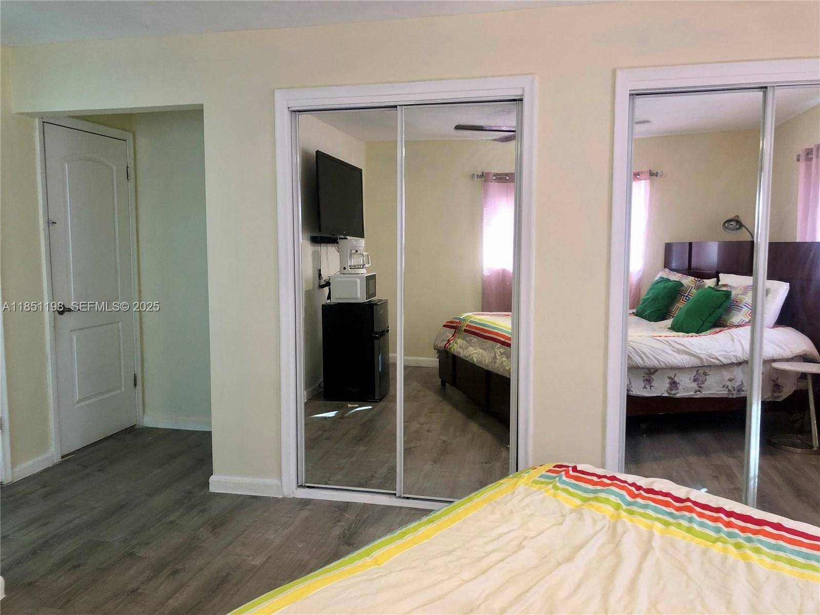 Hollywood, FL 33024,6890 Liberty St