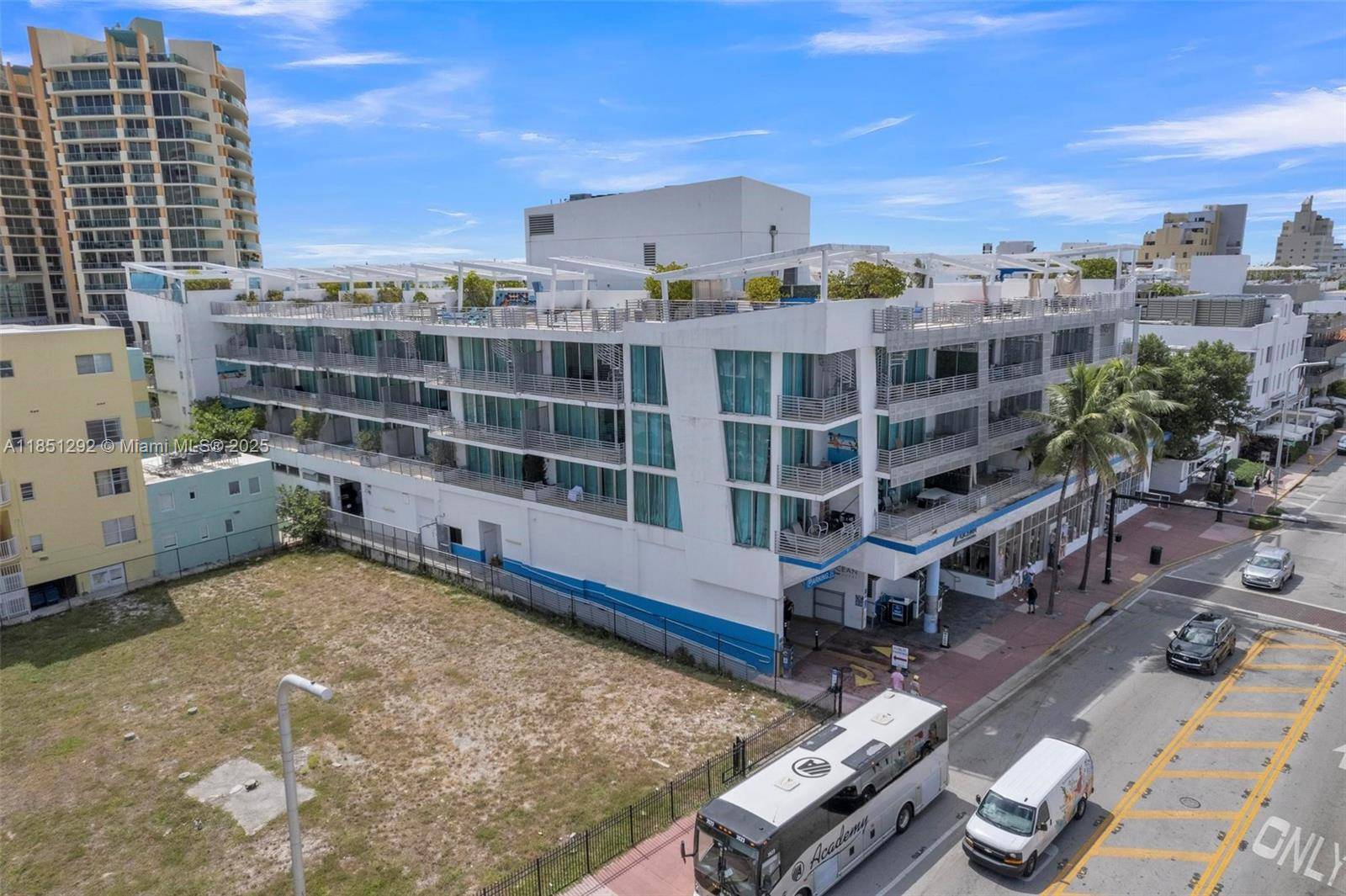 Miami Beach, FL 33139,1437 Collins Ave #PH18
