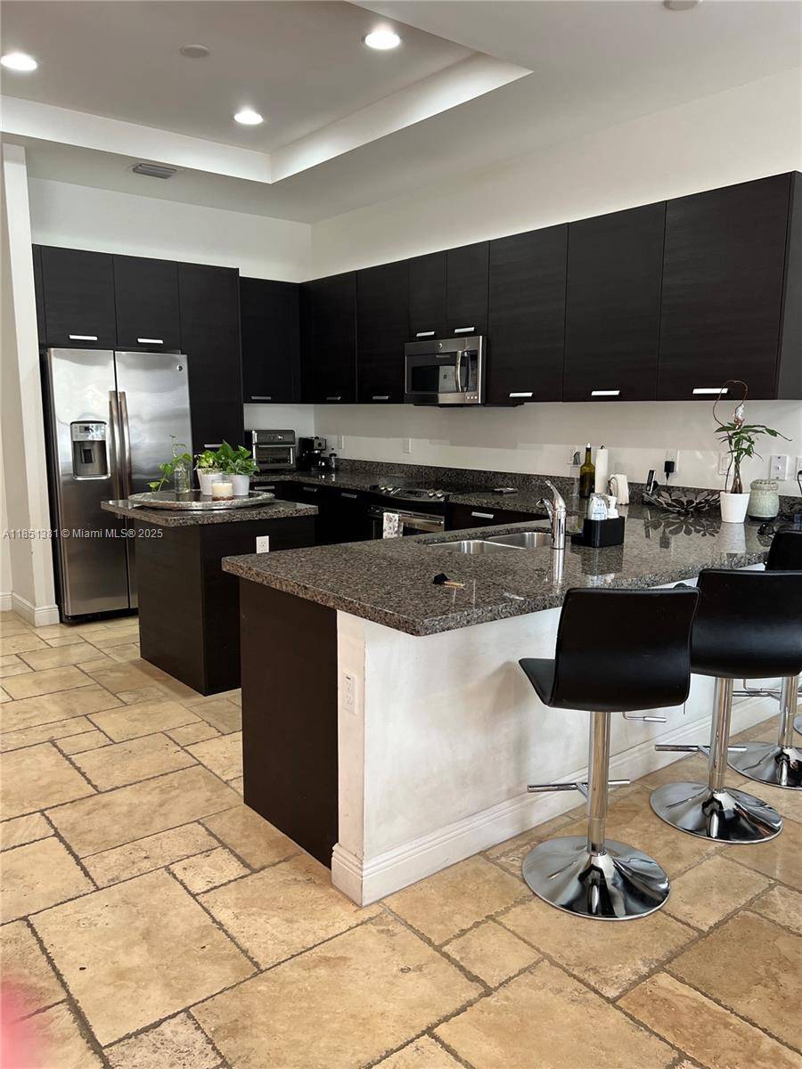 Doral, FL 33166,5172 NW 84th Ave