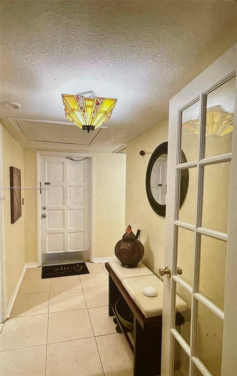 Pompano Beach, FL 33069,2801 N Palm Aire Dr #404