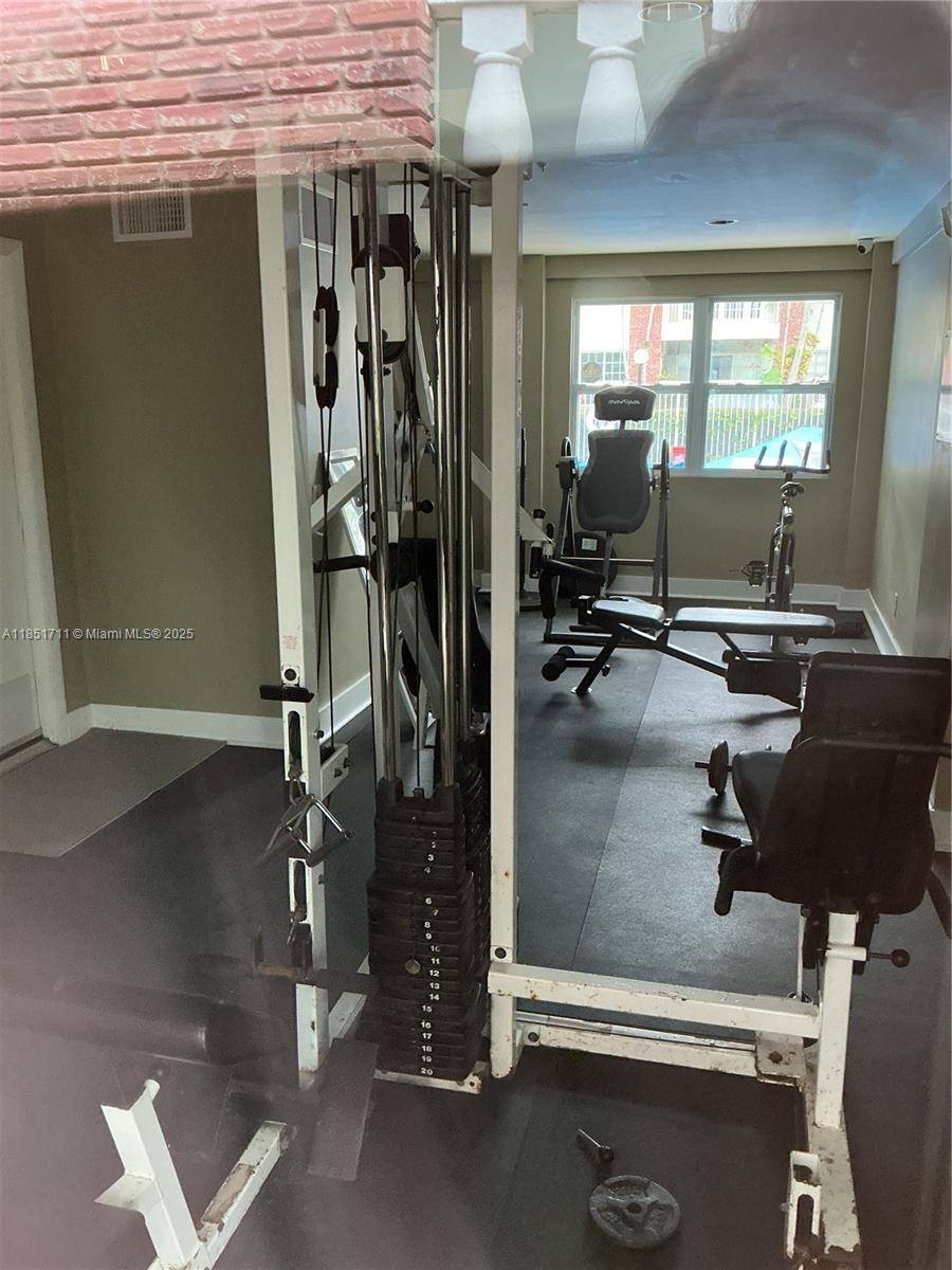 Fort Lauderdale, FL 33316,2424 SE 17th Cswy #111B