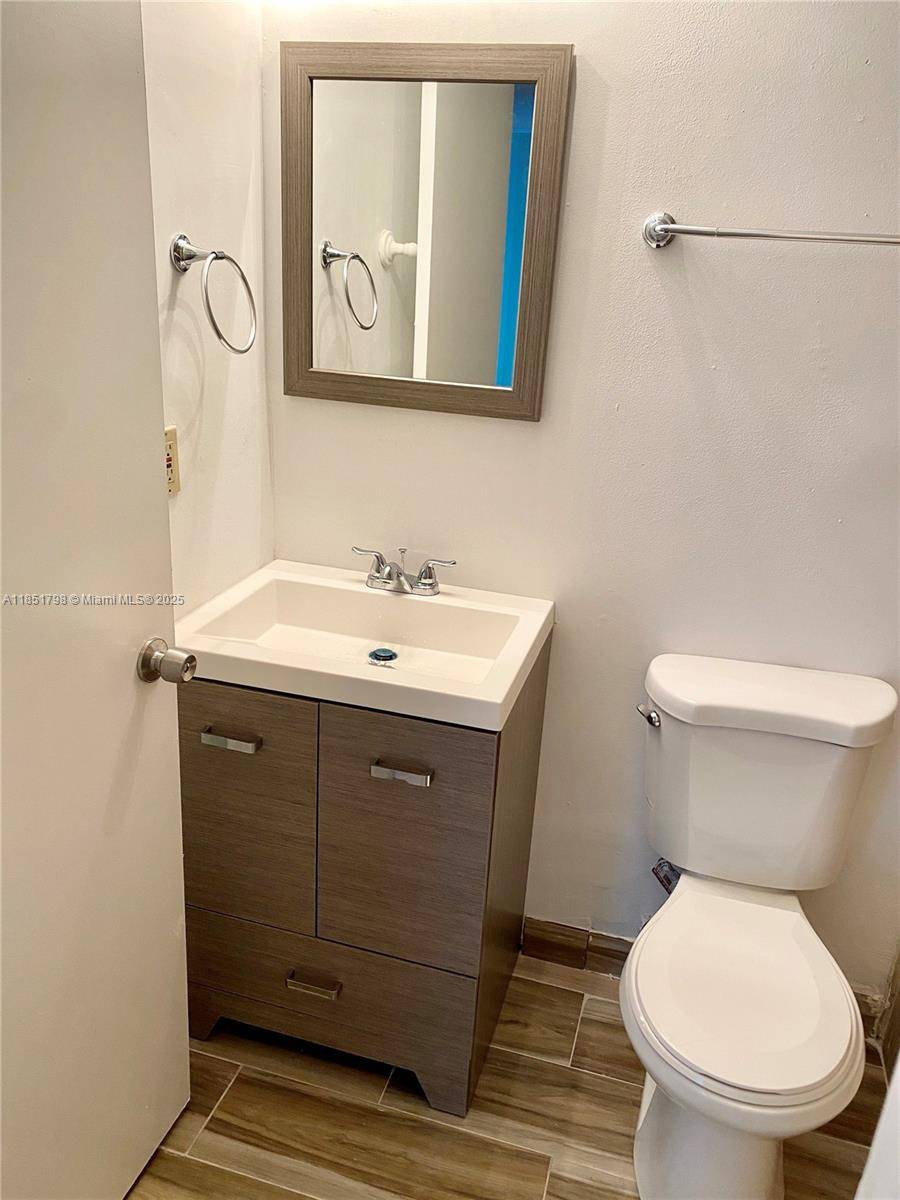 Miami, FL 33179,20761 NE 4th Pl #103