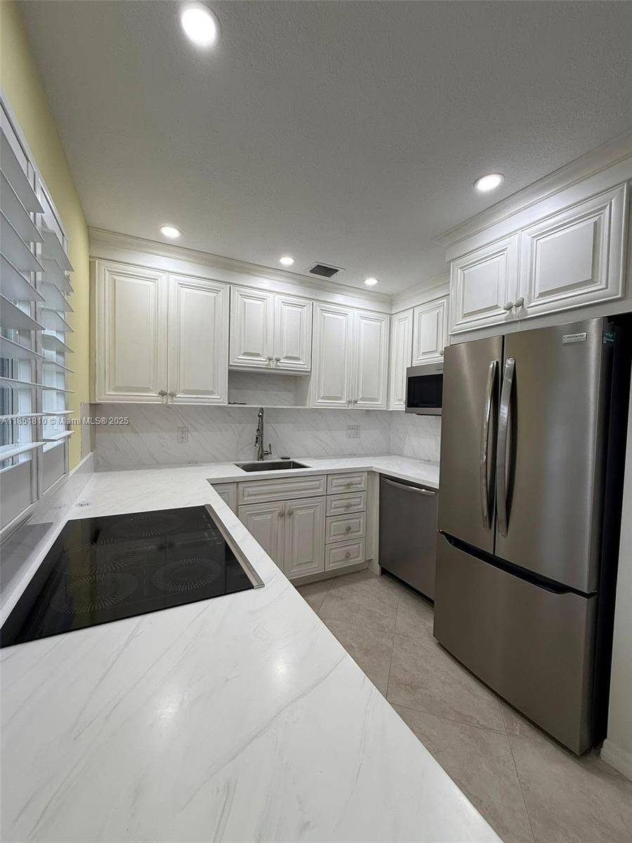 Stuart, FL 34996,2929 SE Ocean Blvd #143-10