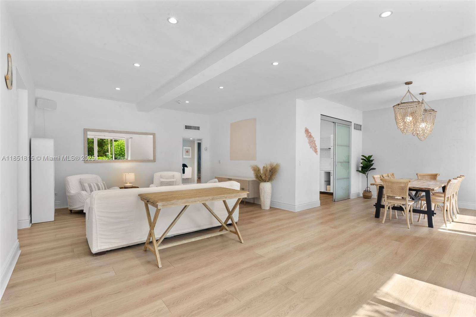 Key Biscayne, FL 33149,200 Ocean Lane Dr #108