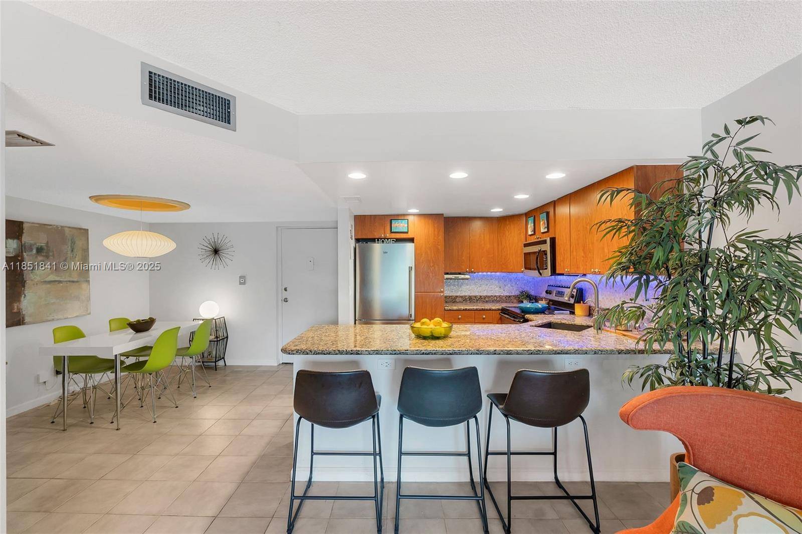 Wilton Manors, FL 33334,3004 NE 5th Ter #106-C