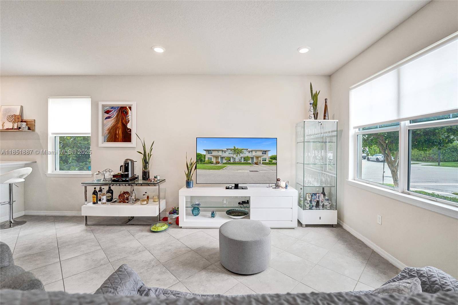 Hollywood, FL 33021,4810 Eucalyptus Dr #1