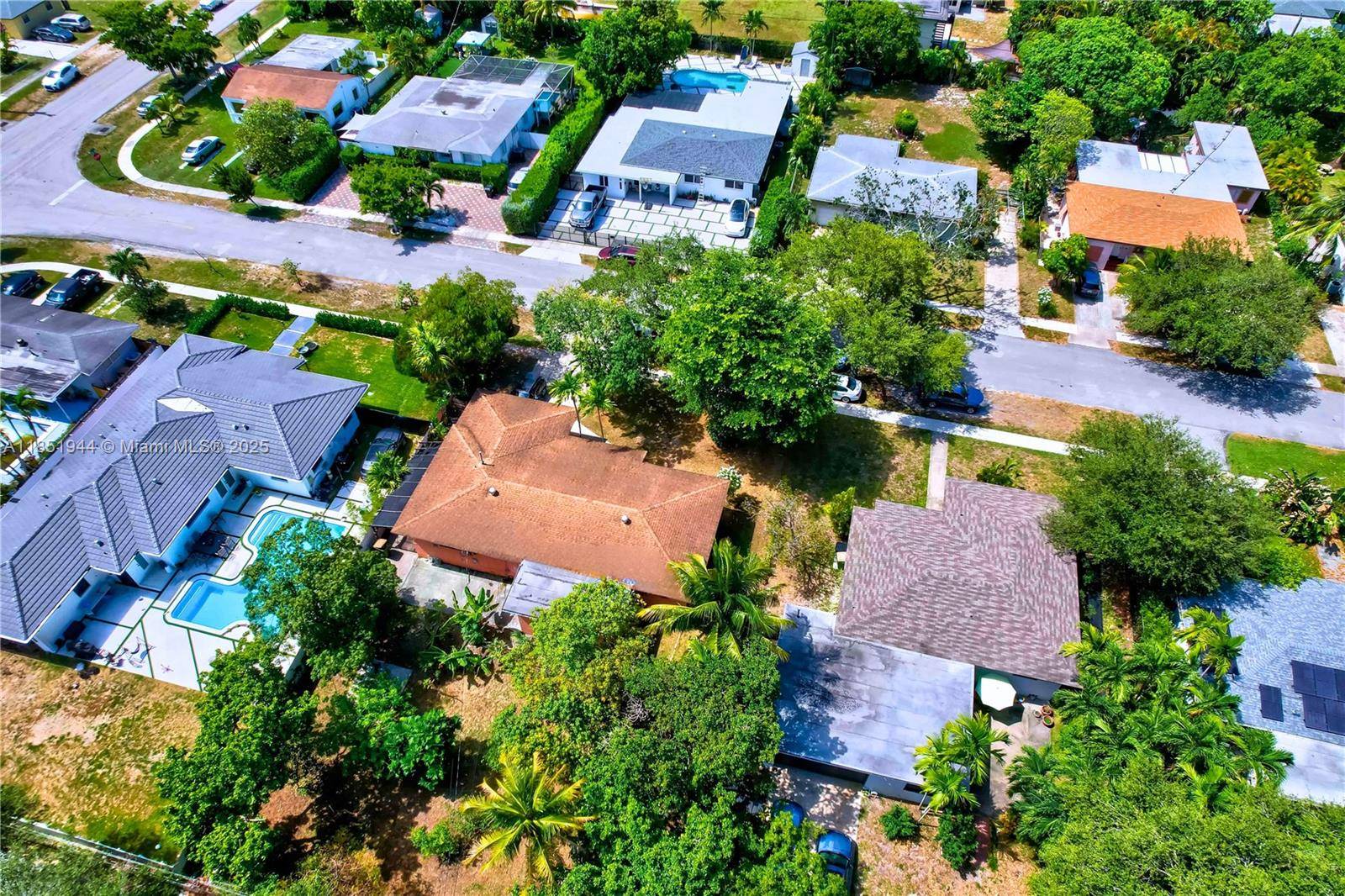North Miami, FL 33161,1420 NE 137th St