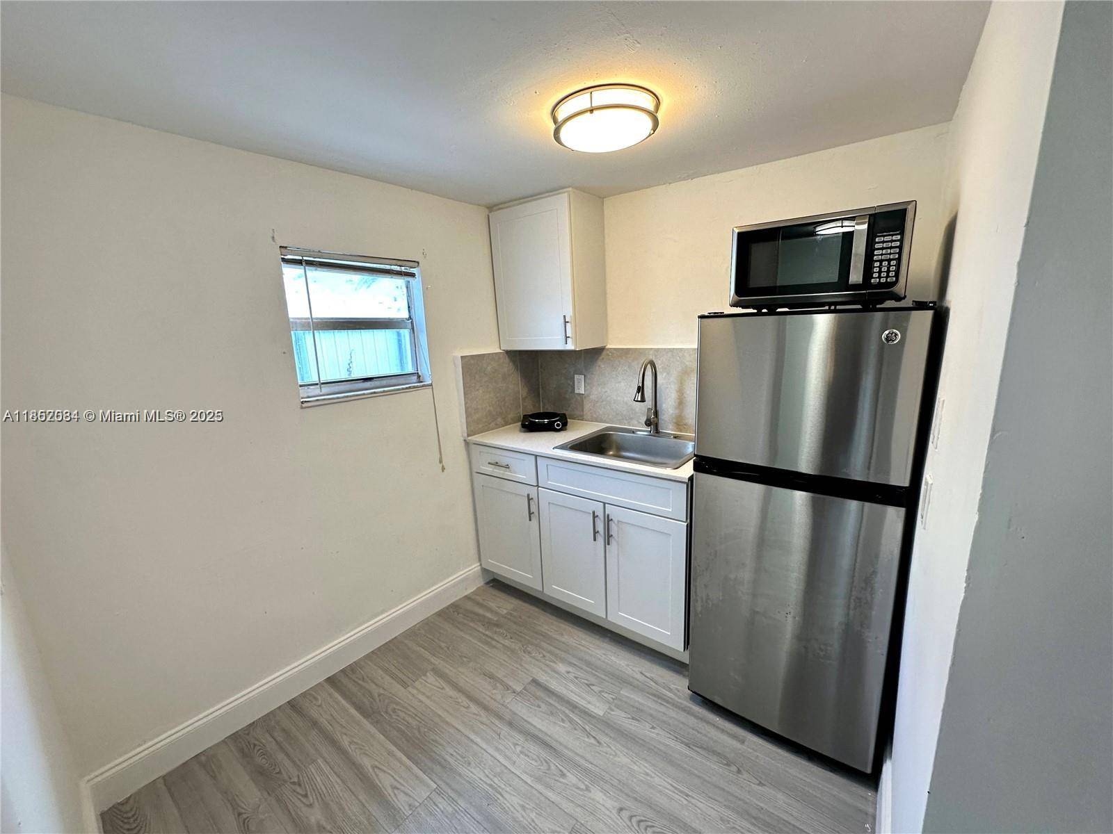 Miami, FL 33126,341 NW 61st Ave #3