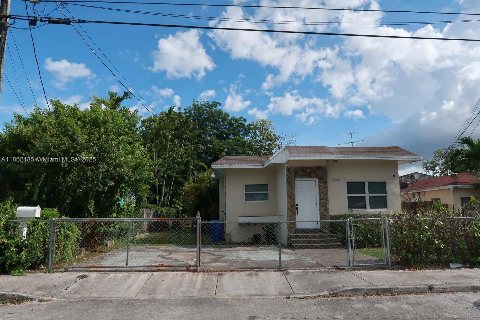 Miami, FL 33142,1940 NW 27th St