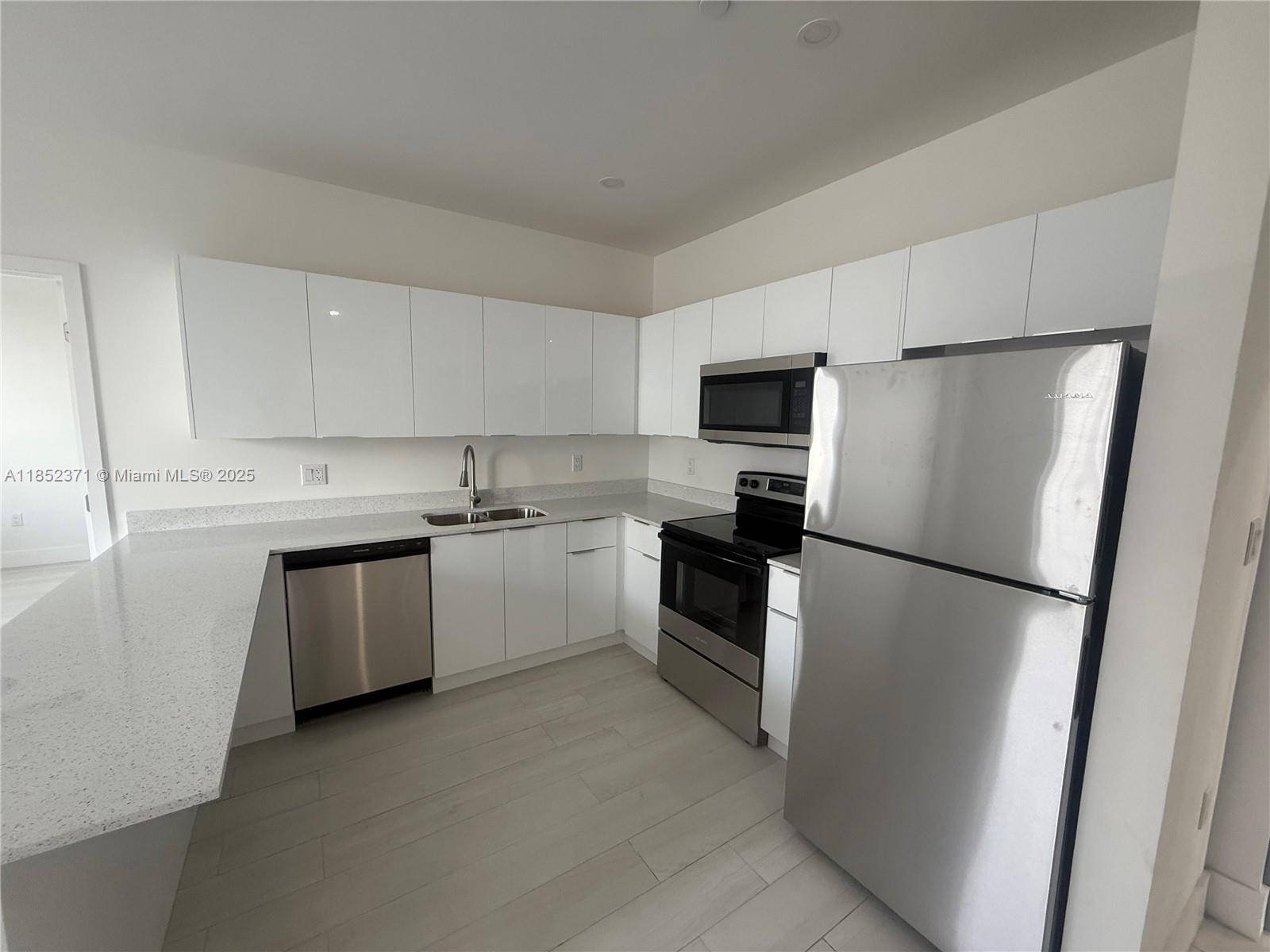 Hialeah, FL 33010,1091 E 17th St #203