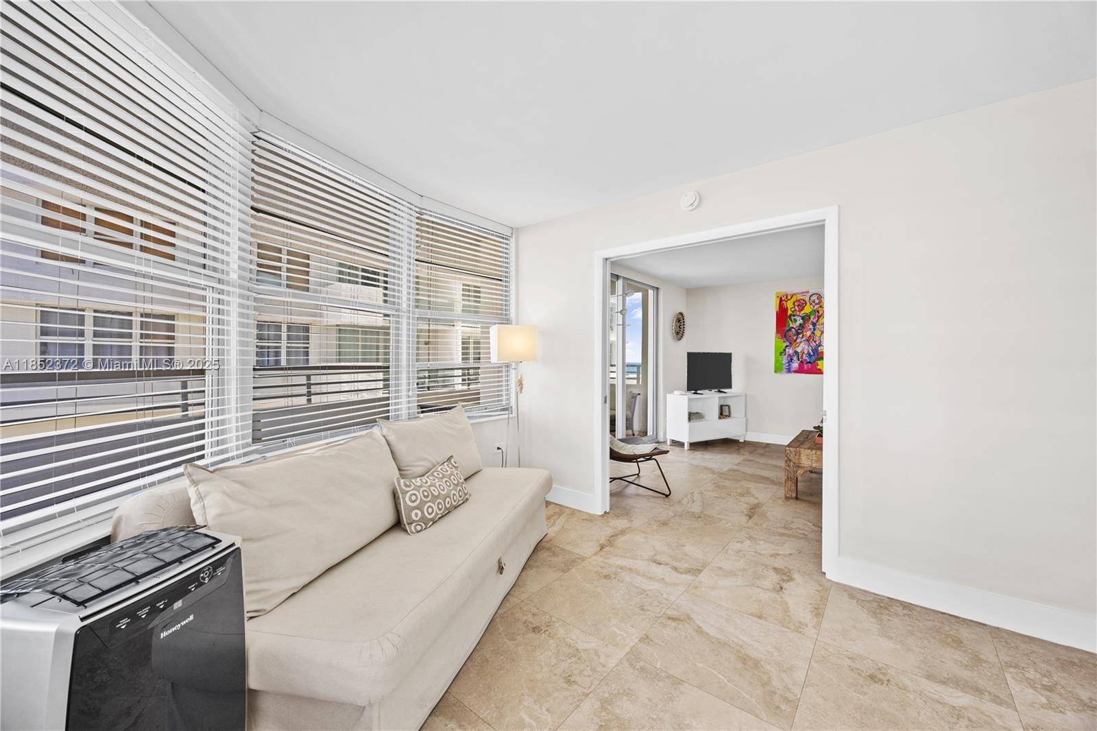 Miami Beach, FL 33140,5555 Collins Ave #4B