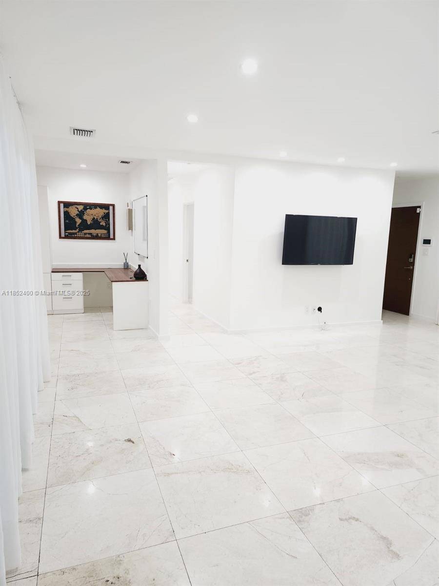 Pinecrest, FL 33156,7425 SW 128th St