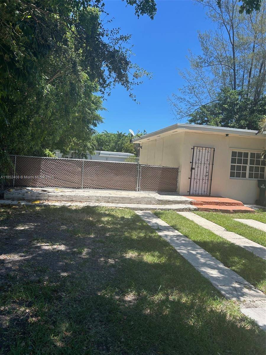 South Miami, FL 33155,5321 SW 67th Ave